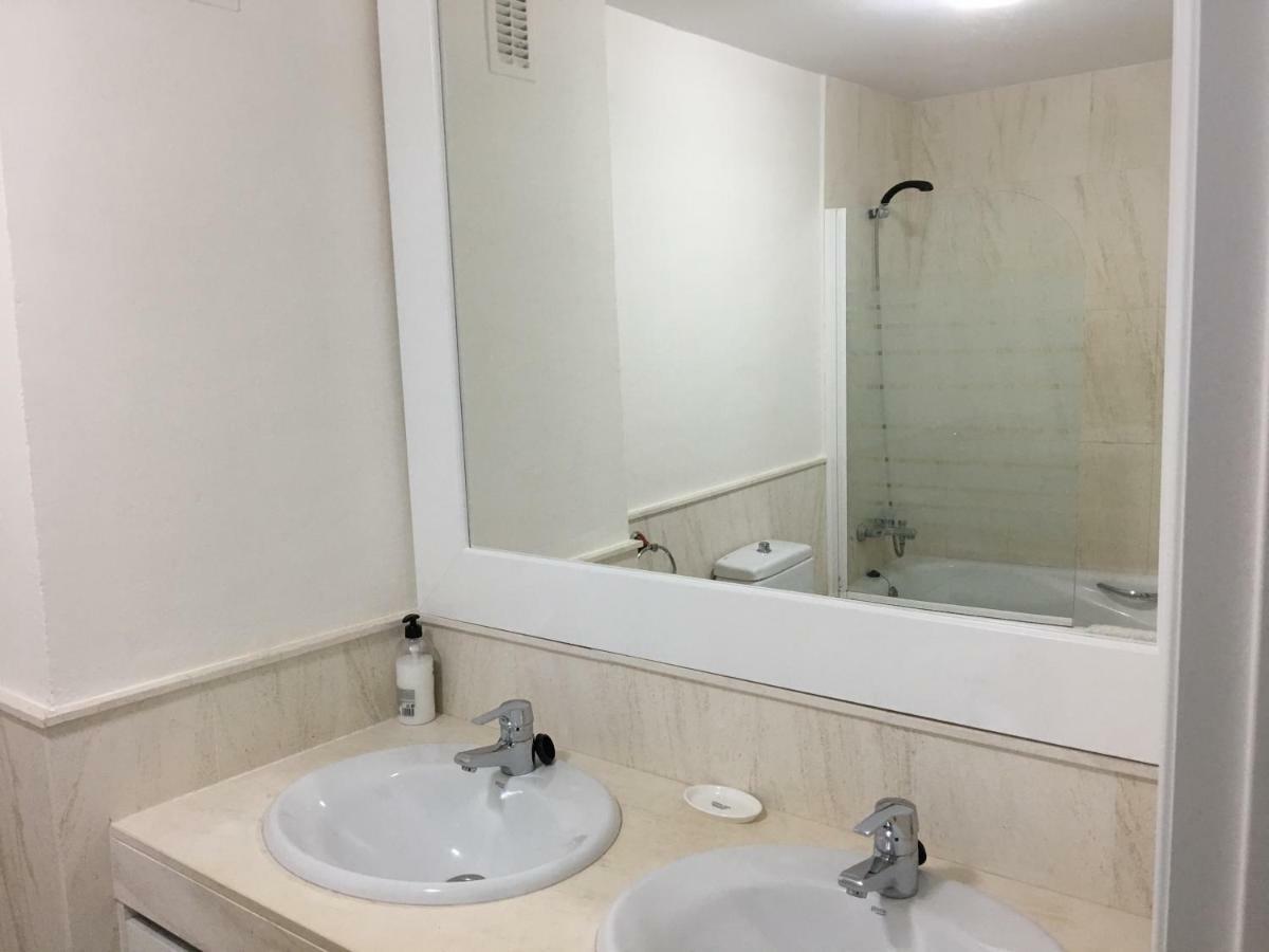 Mi Capricho A16 Beachfront Apartment Sitio de Calahonda エクステリア 写真