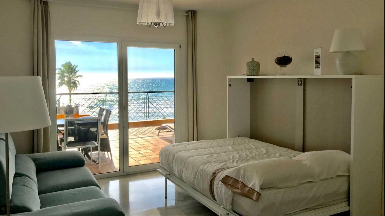 Mi Capricho A16 Beachfront Apartment Sitio de Calahonda エクステリア 写真