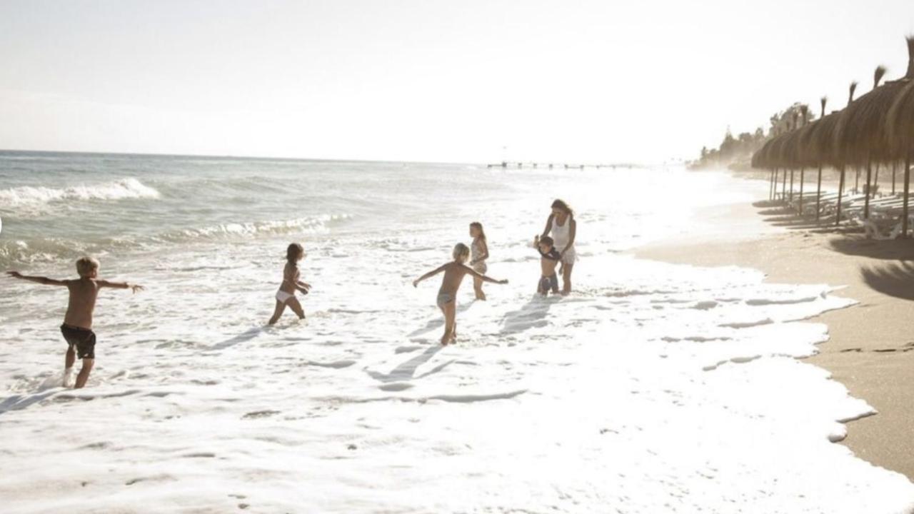 Mi Capricho A16 Beachfront Apartment Sitio de Calahonda エクステリア 写真